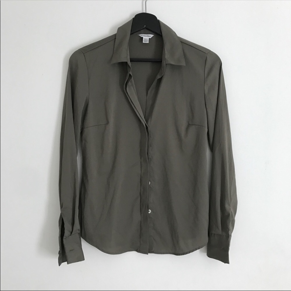 🌻CALVIN KLEIN! Olive green button down
